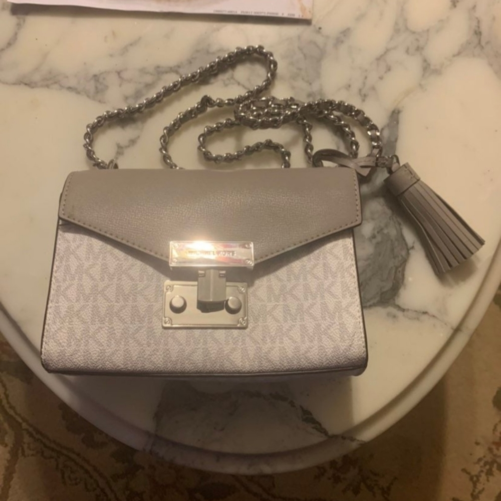 Authentic Michael kors purse/bag